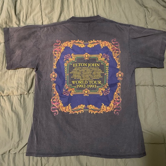 Vintage Elton John 1992-1993 Tour shirt - Picture 2 of 3